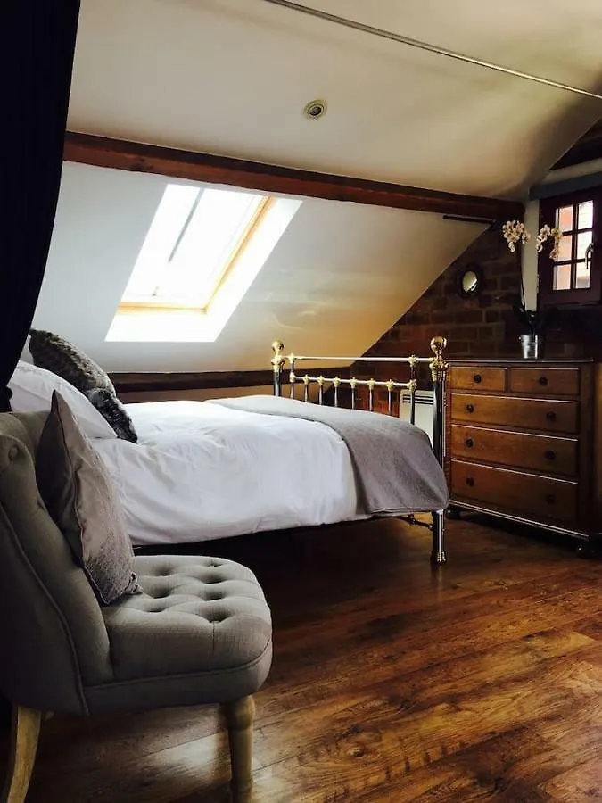 Victorian Penthouse Apartment Gloucester 0*,  United Kingdom