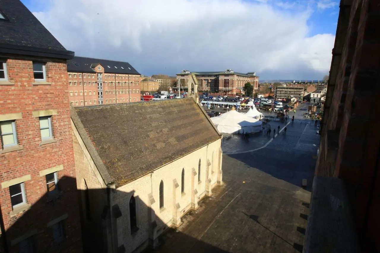 Victorian Penthouse Apartment Gloucester 0*,