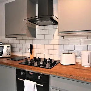 https://brunswick-square-apartments-by-roomsbooked.tophotelsbath.com